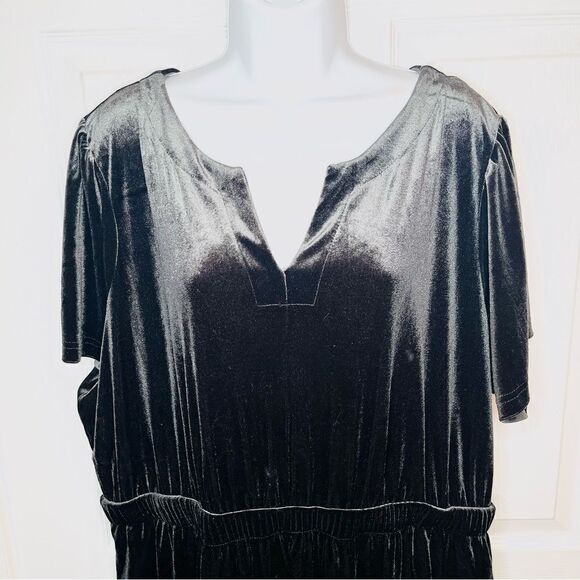 Terra & Sky Charcoal Grey Black Tiered Ruffled V-Neck Velvet Midi Dress 2X - Picture 5 of 12